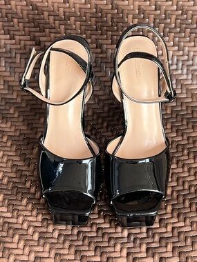Hot Tomato Shiree Black Patent Leather Block Heel Platform Sandals 9.5M 90s Y2K